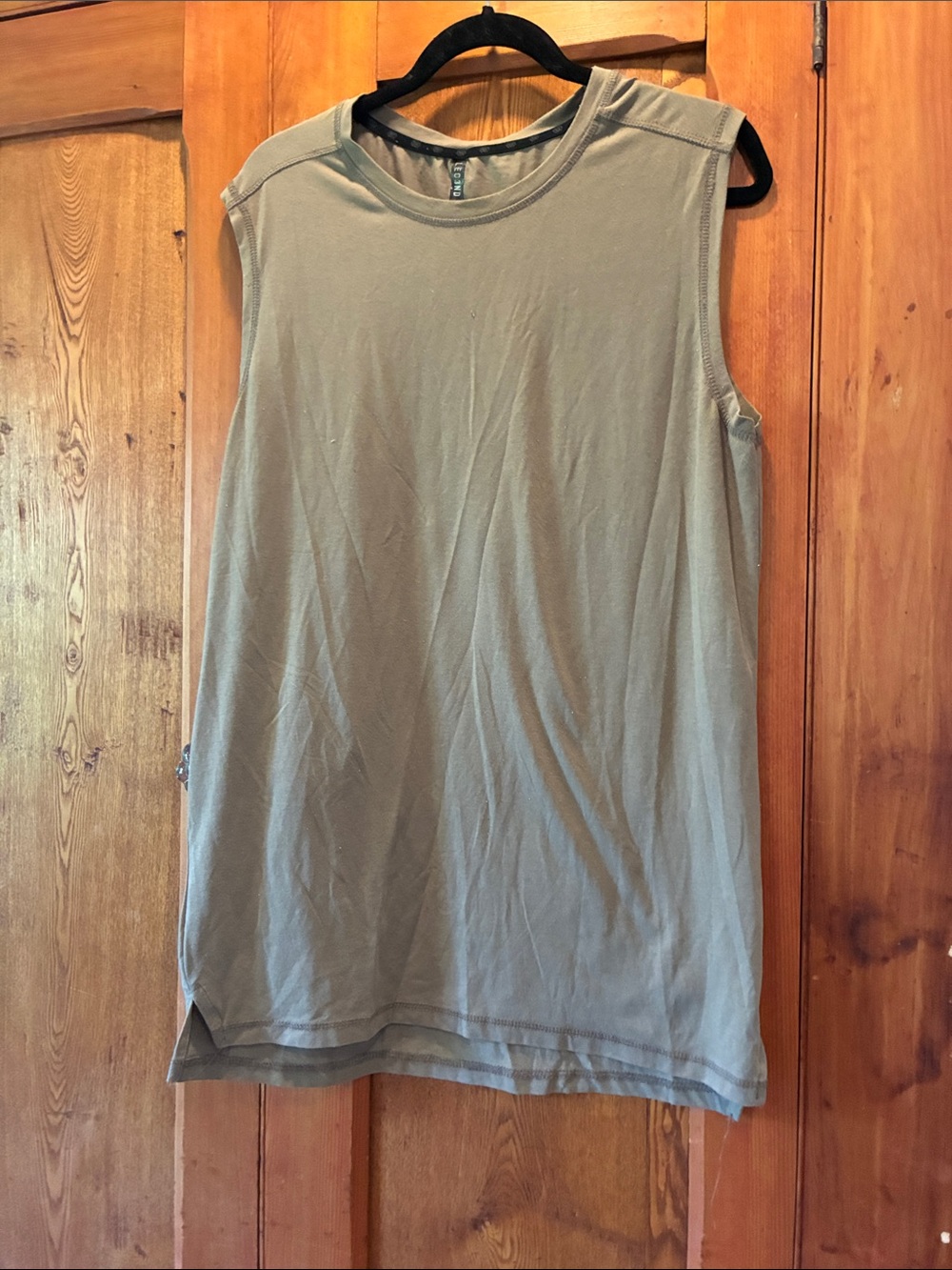 10/25$ 🥳 Sleeveless Tank Top - Sage Green